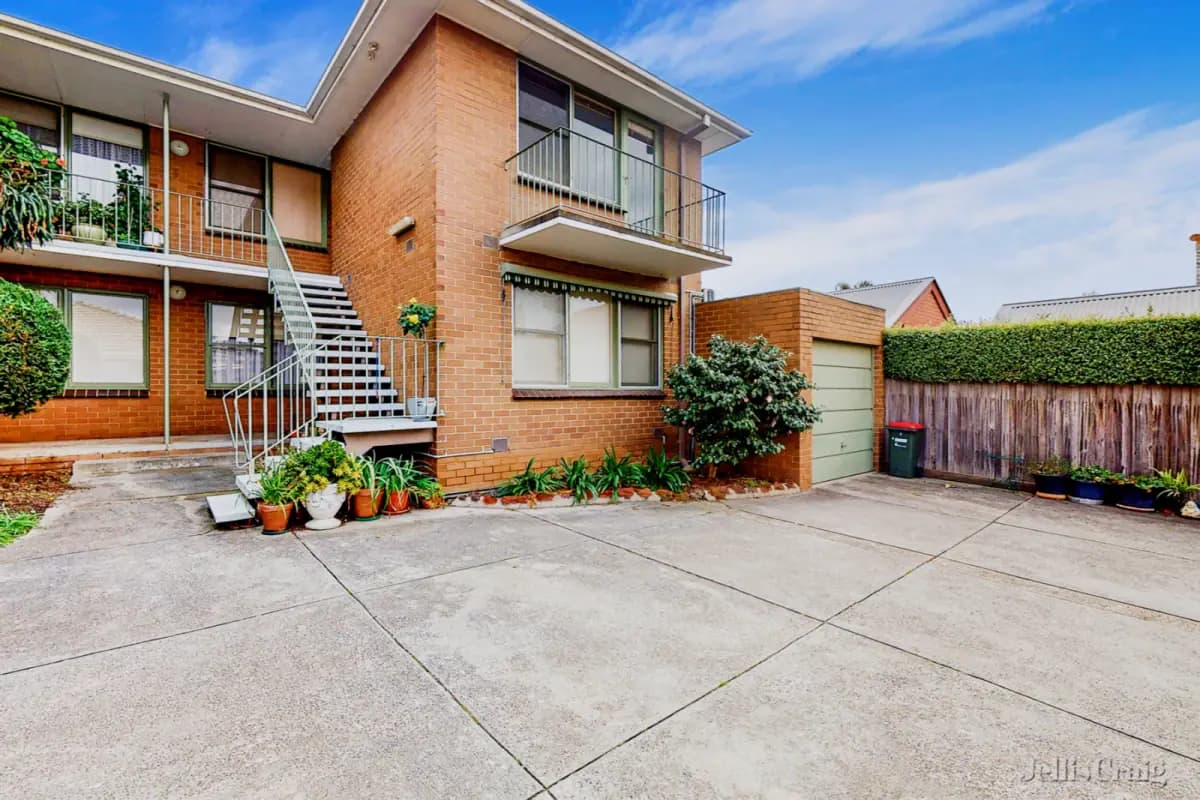 6/5 Kalimna Street, Essendon