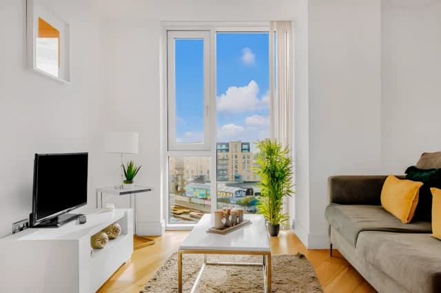 3 Bedrooms Apartment