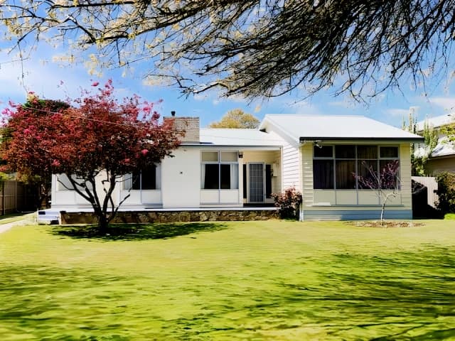 26 Davy Street, Woodend