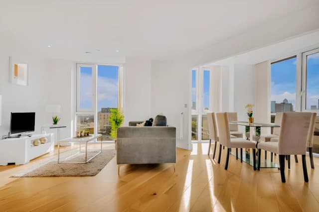3 Bedrooms Apartment