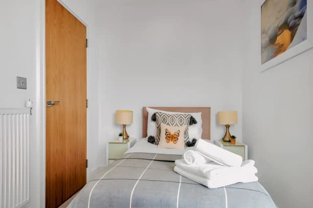 3 Bedrooms Apartment