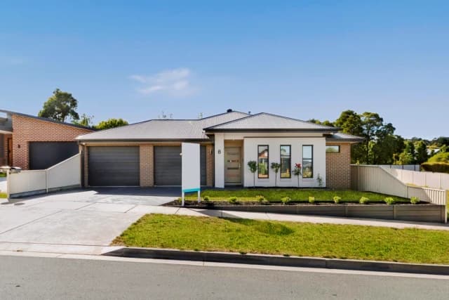 8 Appleford Court, Brown Hill