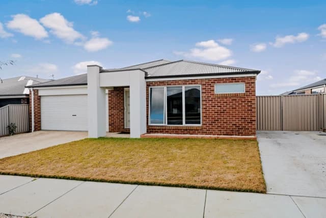32 Masters Drive, Winter Valley