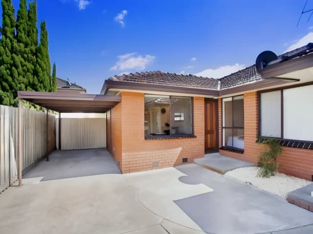 4/115 Warrigal Road, Oakleigh