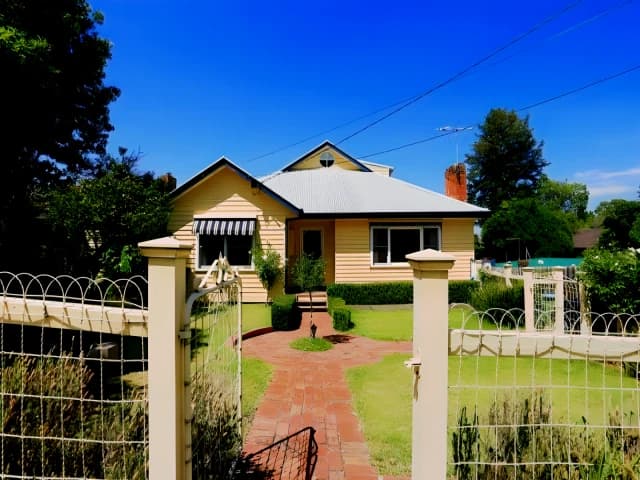 15 Notlen Street, Ringwood
