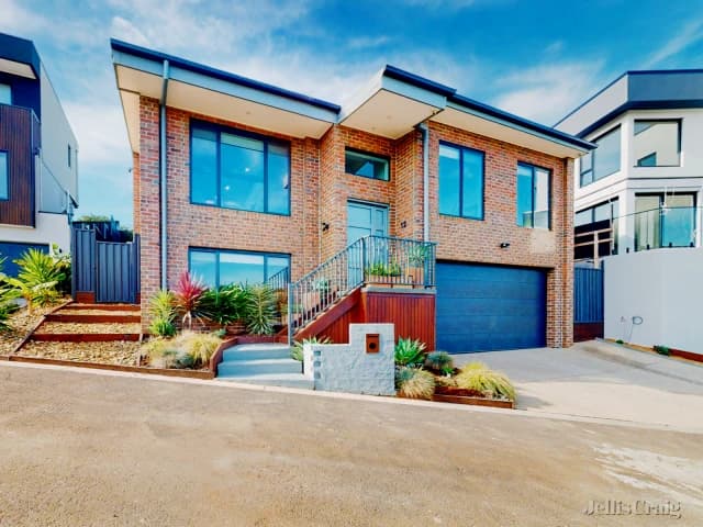 12/9A Weyburn Place, Avondale Heights