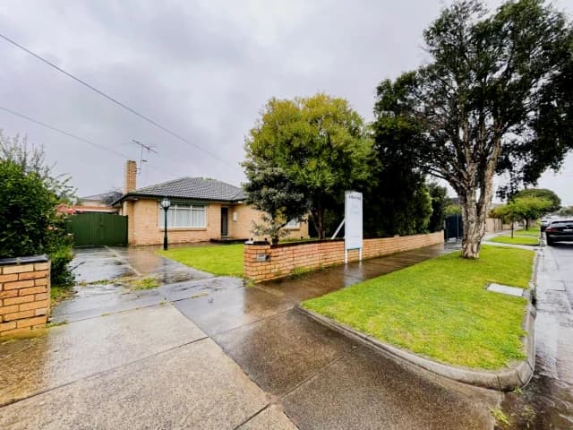 7 Charles Street, Bentleigh East