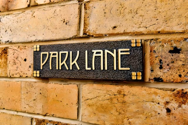 Park Lane House image 2