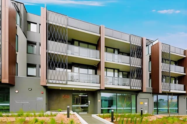 305/348 Canterbury Road