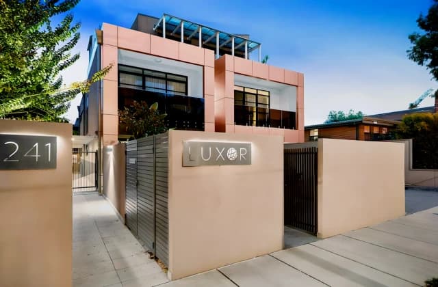 201/241 Balaclava Road