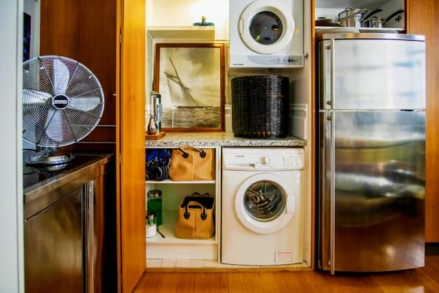 Victorian Heritage 1-bedroom Mansion apartment in St Kilda