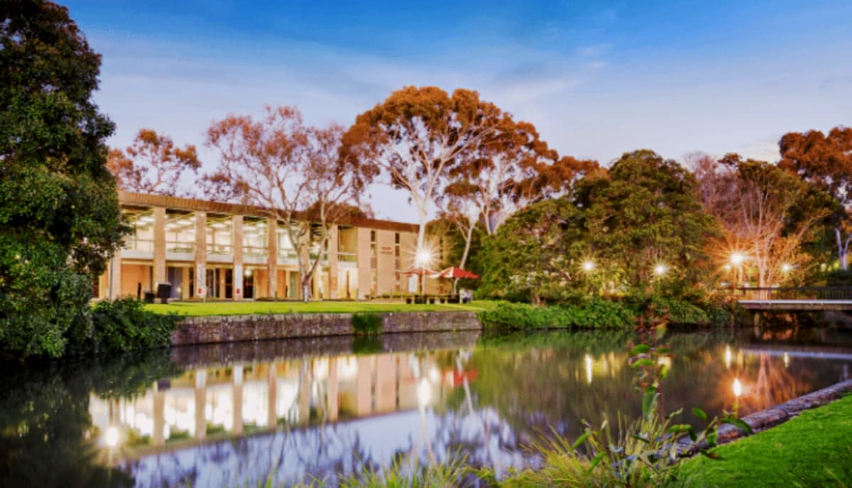 La Trobe University - Glenn College image 2