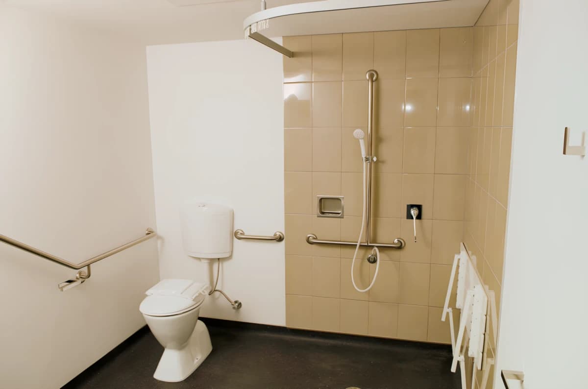 Student Living on Cobden image 4