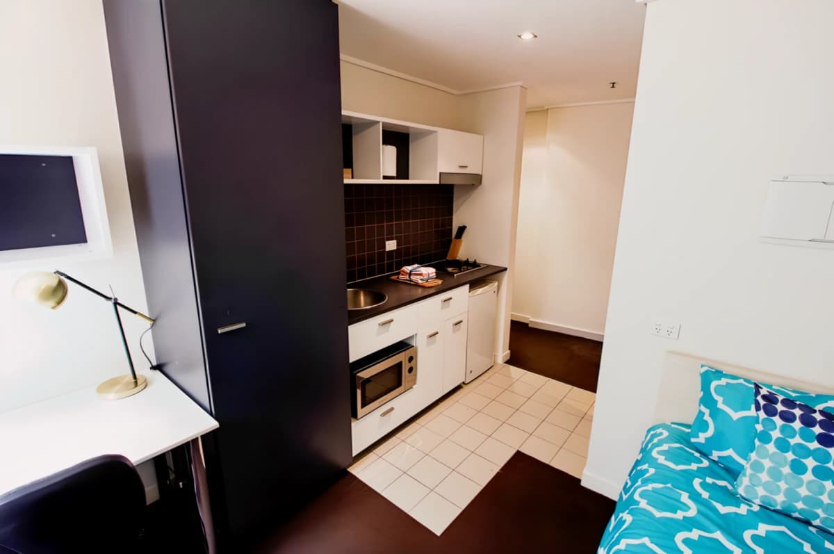 127 Leicester Street image 4