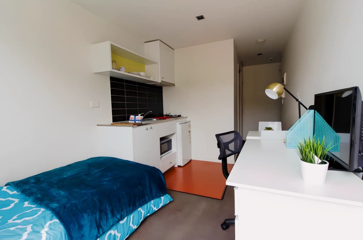 1 Queens Avenue image 3
