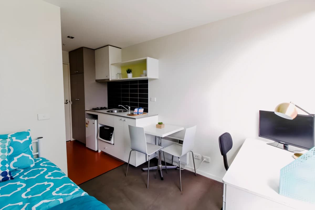 1 Queens Avenue image