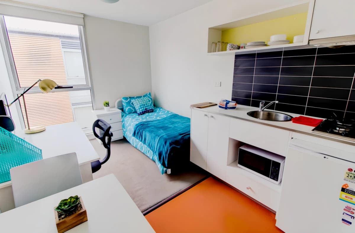 1 Queens Avenue image
