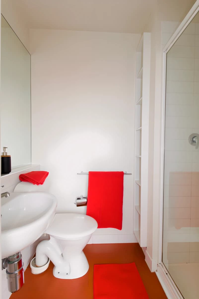 1 Queens Avenue image
