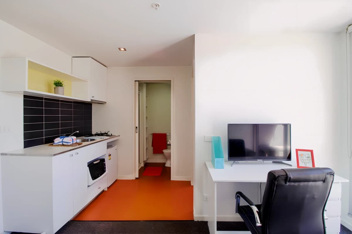 1 Queens Avenue image