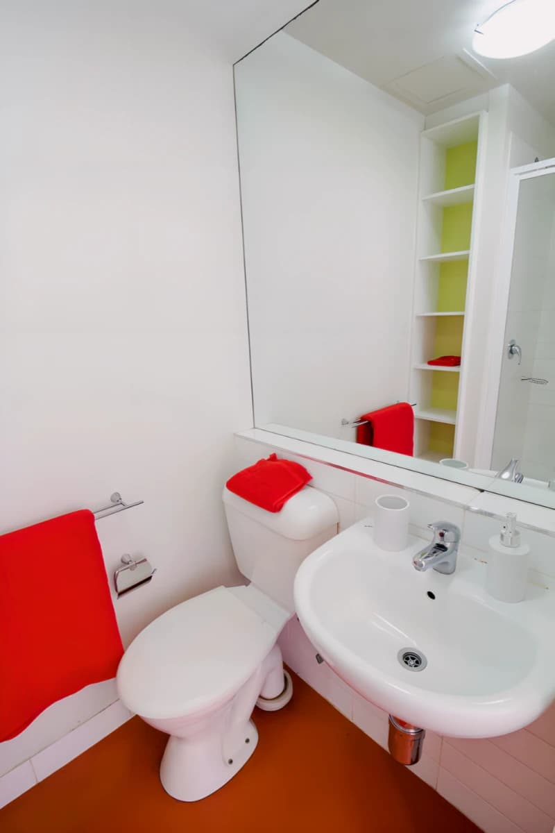 1 Queens Avenue image