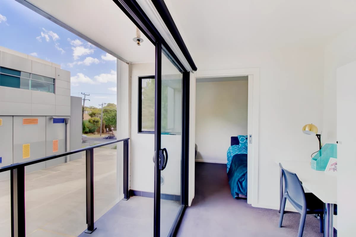 484 Elgar Road image