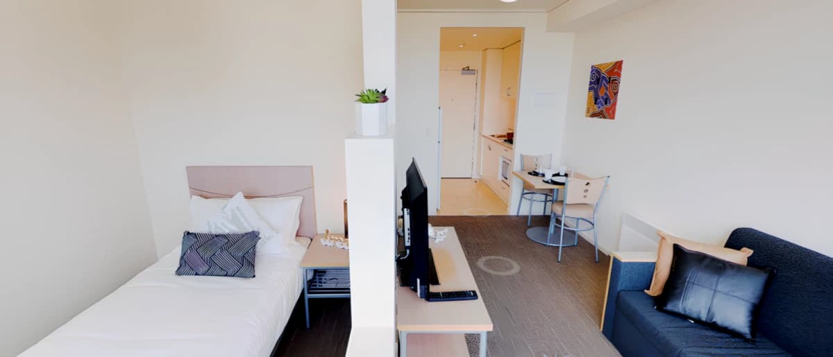 Student Living - 800 Swanston image 5