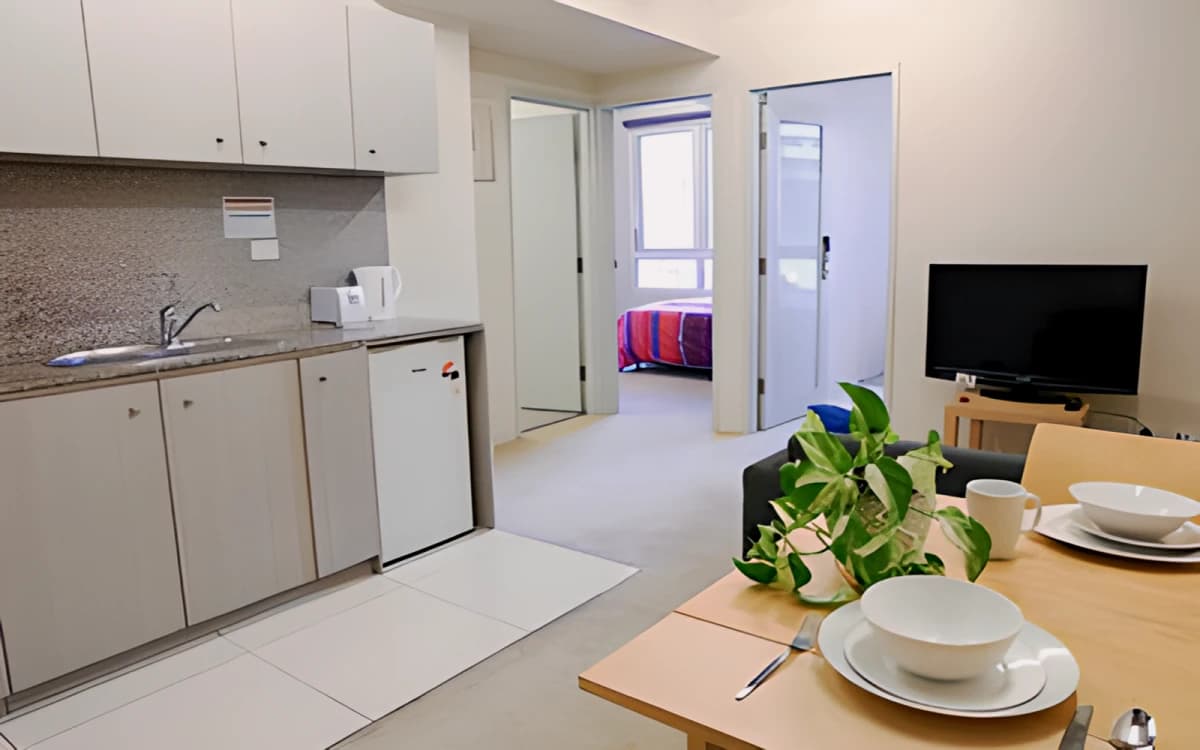 Carlton Residence image 5