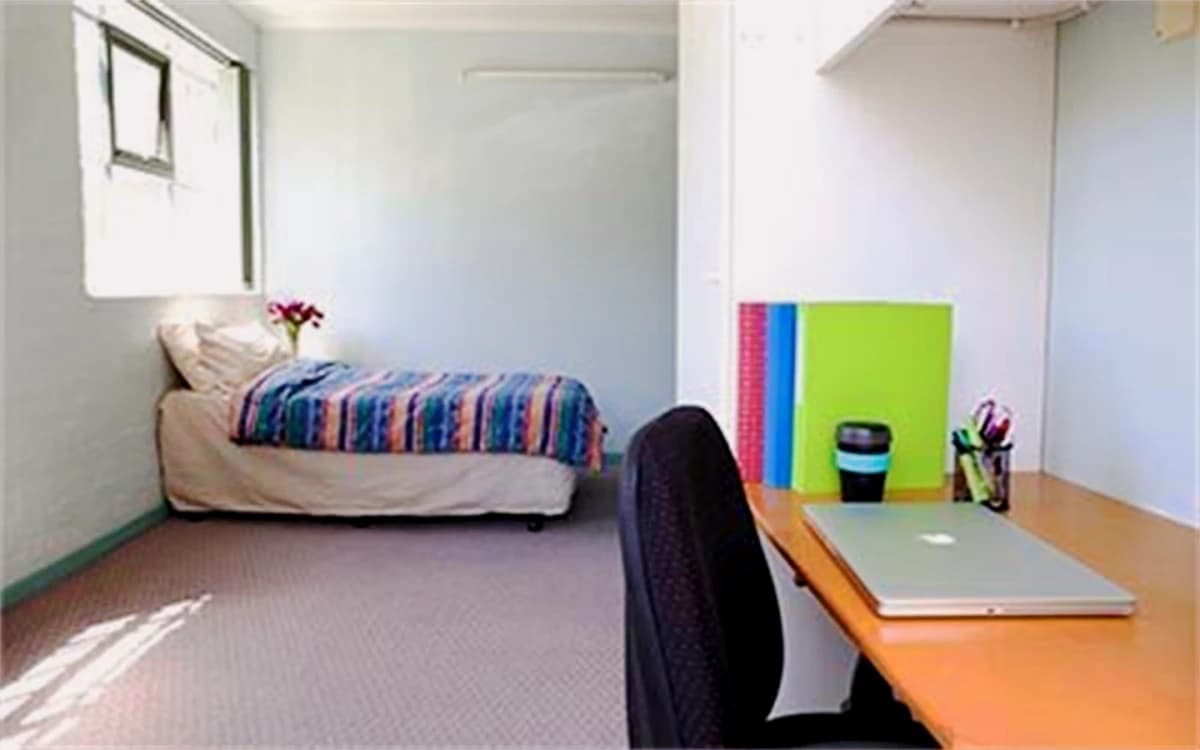 Bouverie Residence image 4