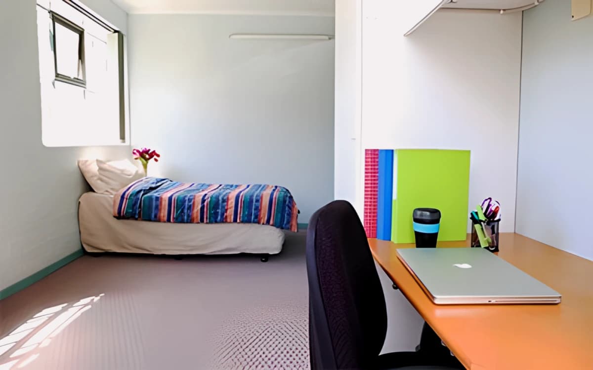 Bouverie Residence image