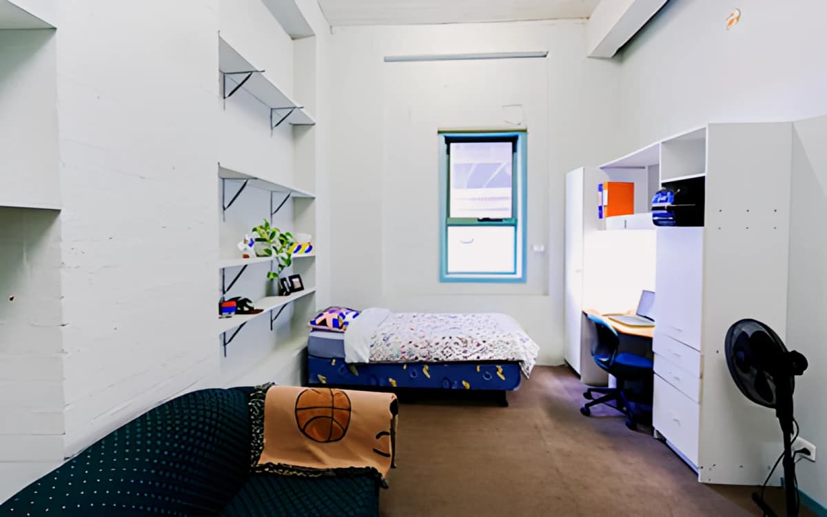 Bouverie Residence image