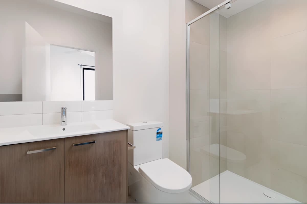 77 Elgar Road image