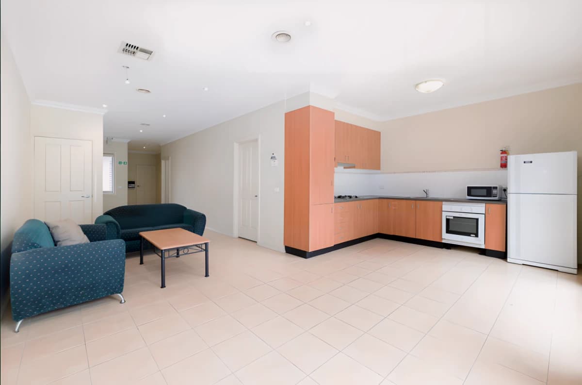 7 White Street image