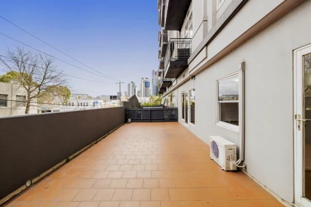 2Bedrooms, 1Bathrooms