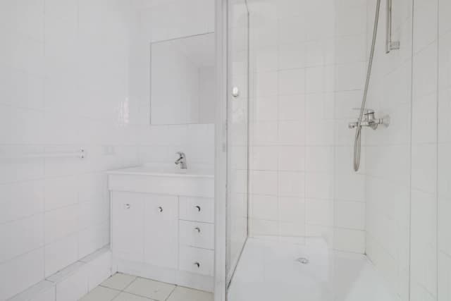 2Bedrooms, 1Bathrooms