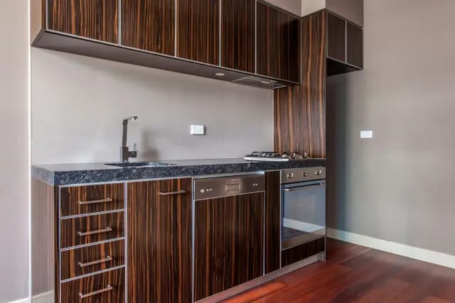 1Bedrooms, 1Bathrooms