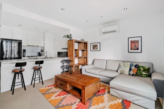 2Bedrooms, 1Bathrooms