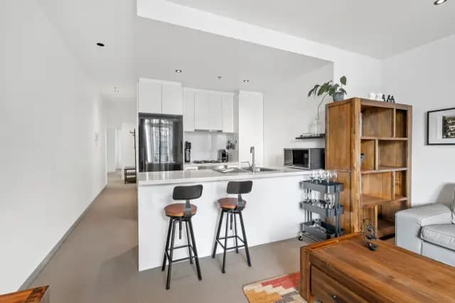 2Bedrooms, 1Bathrooms
