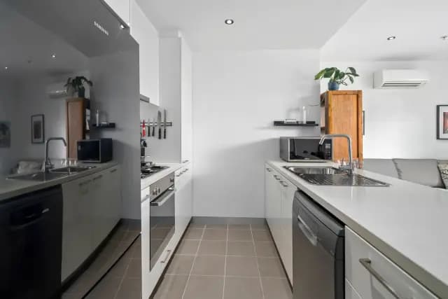 2Bedrooms, 1Bathrooms
