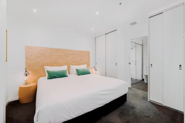 2Bedrooms, 1Bathrooms