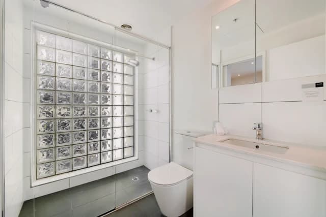 2Bedrooms, 1Bathrooms