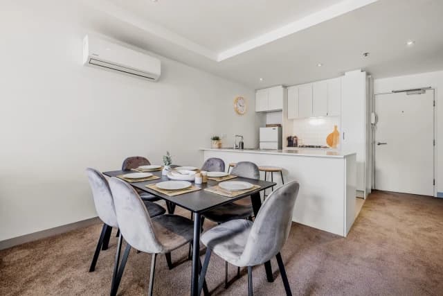 2Bedrooms, 1Bathrooms