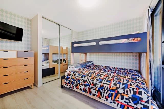 2Bedrooms, 1Bathrooms