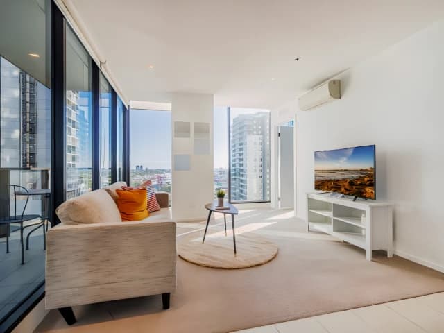 2Bedrooms, 1Bathrooms