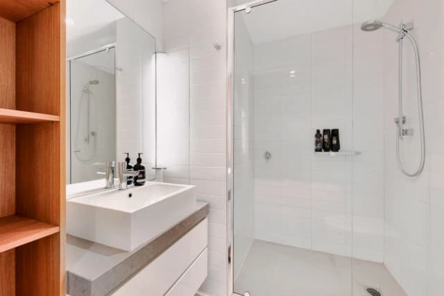 1Bedrooms, 1Bathrooms
