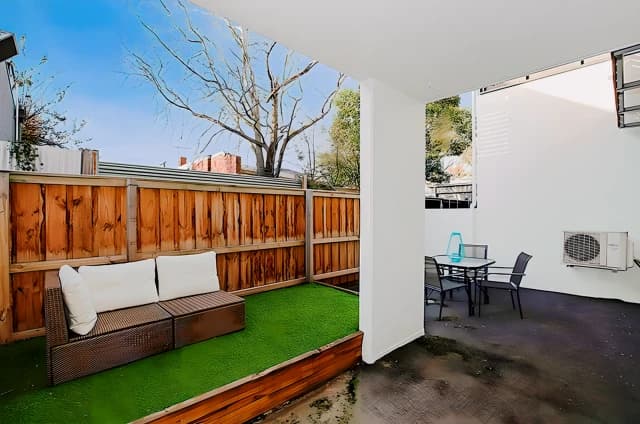 2Bedrooms, 1Bathrooms