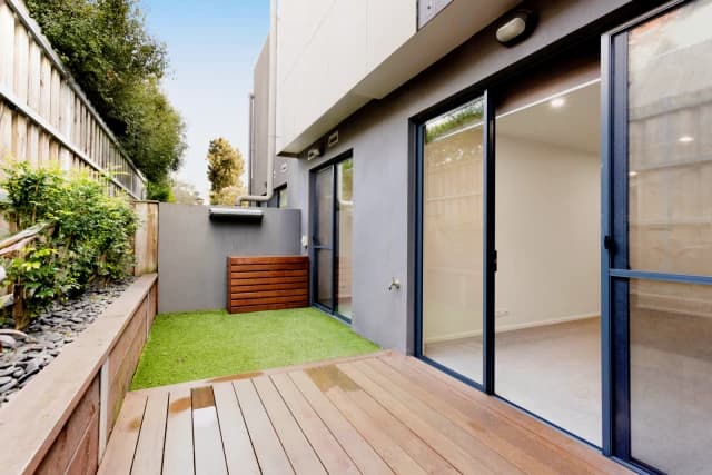 2Bedrooms, 1Bathrooms