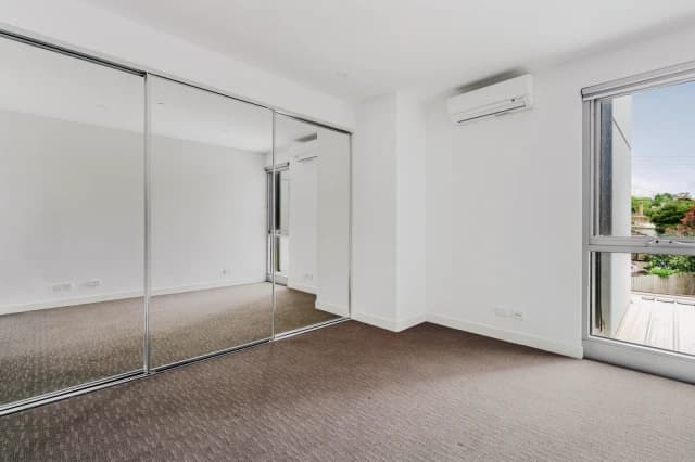 3Bedrooms, 2Bathrooms