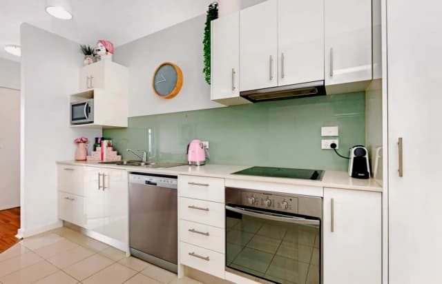 2Bedrooms, 1Bathrooms