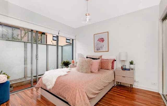 2Bedrooms, 1Bathrooms