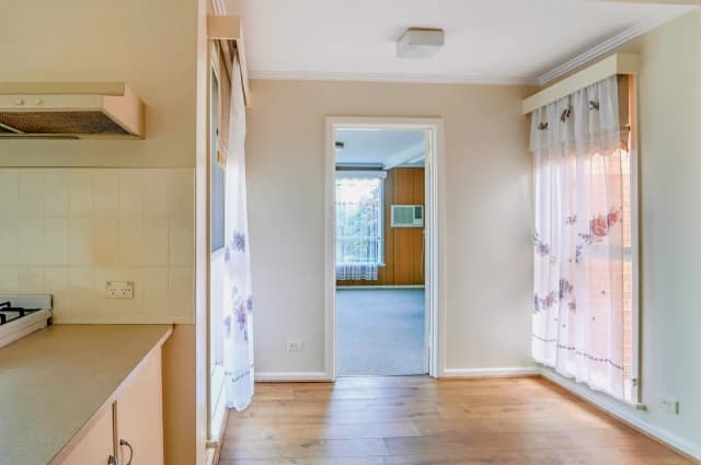 4Bedrooms, 1Bathrooms